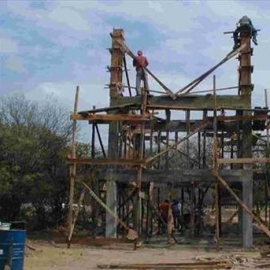 Agua potable y estanque de peces en Laguna Escalante - Paraguay